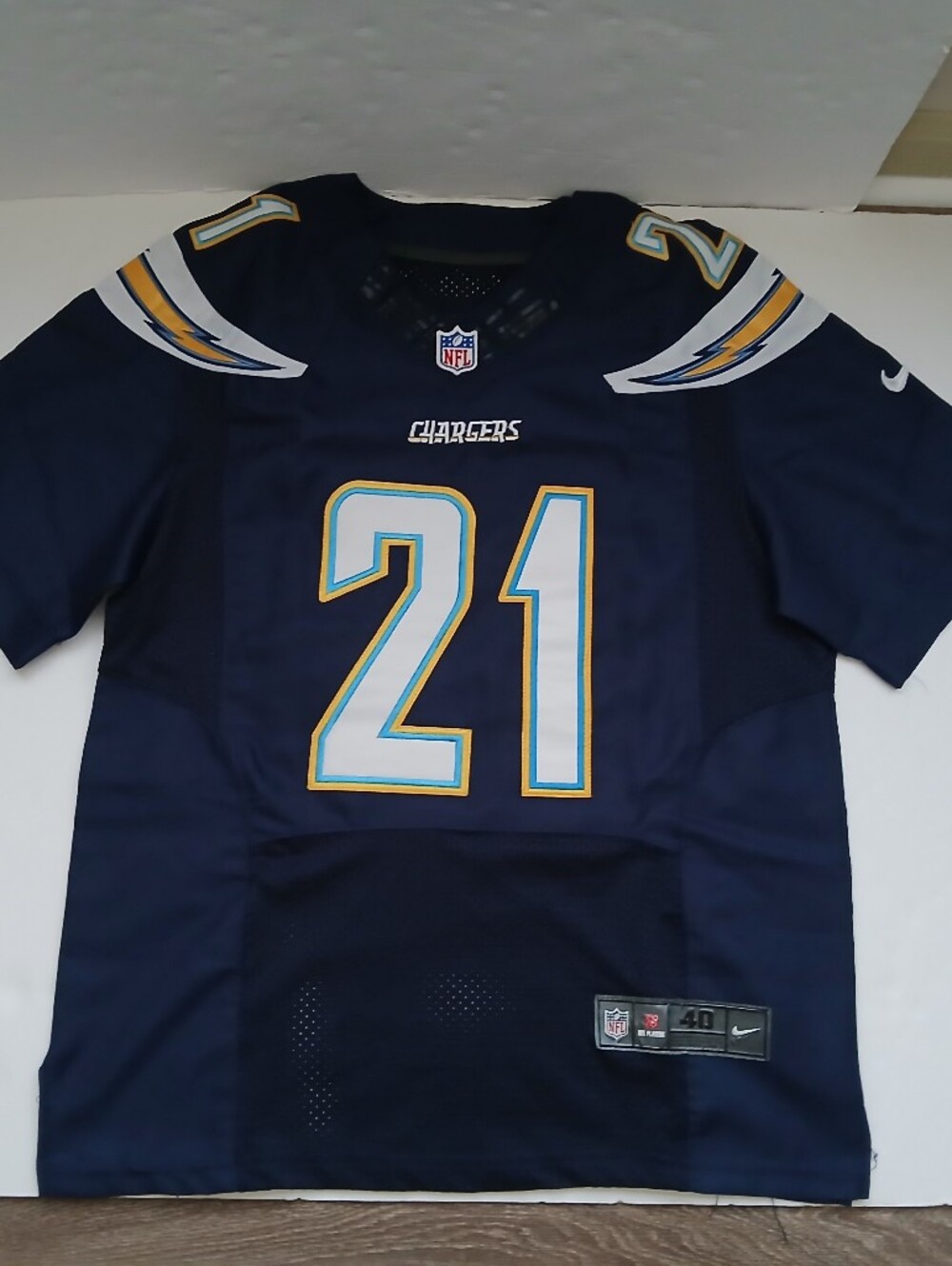 San Diego Chargers Ladainian Tomlinson Jersey Nike Size 40 Stitched